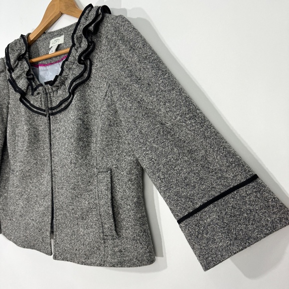 Ann Taylor LOFT Women’s Size 10 Gray Black Ruffle Trim Wool Blend Blazer Jacket - Picture 3 of 8